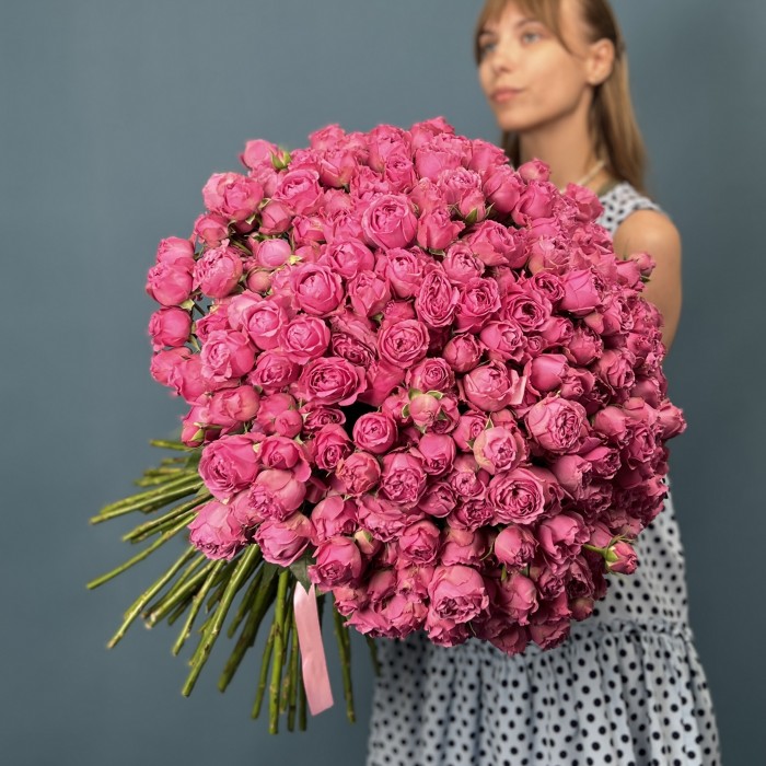 101 кустовая пионовидная Роза Мисти Баблс 60 см